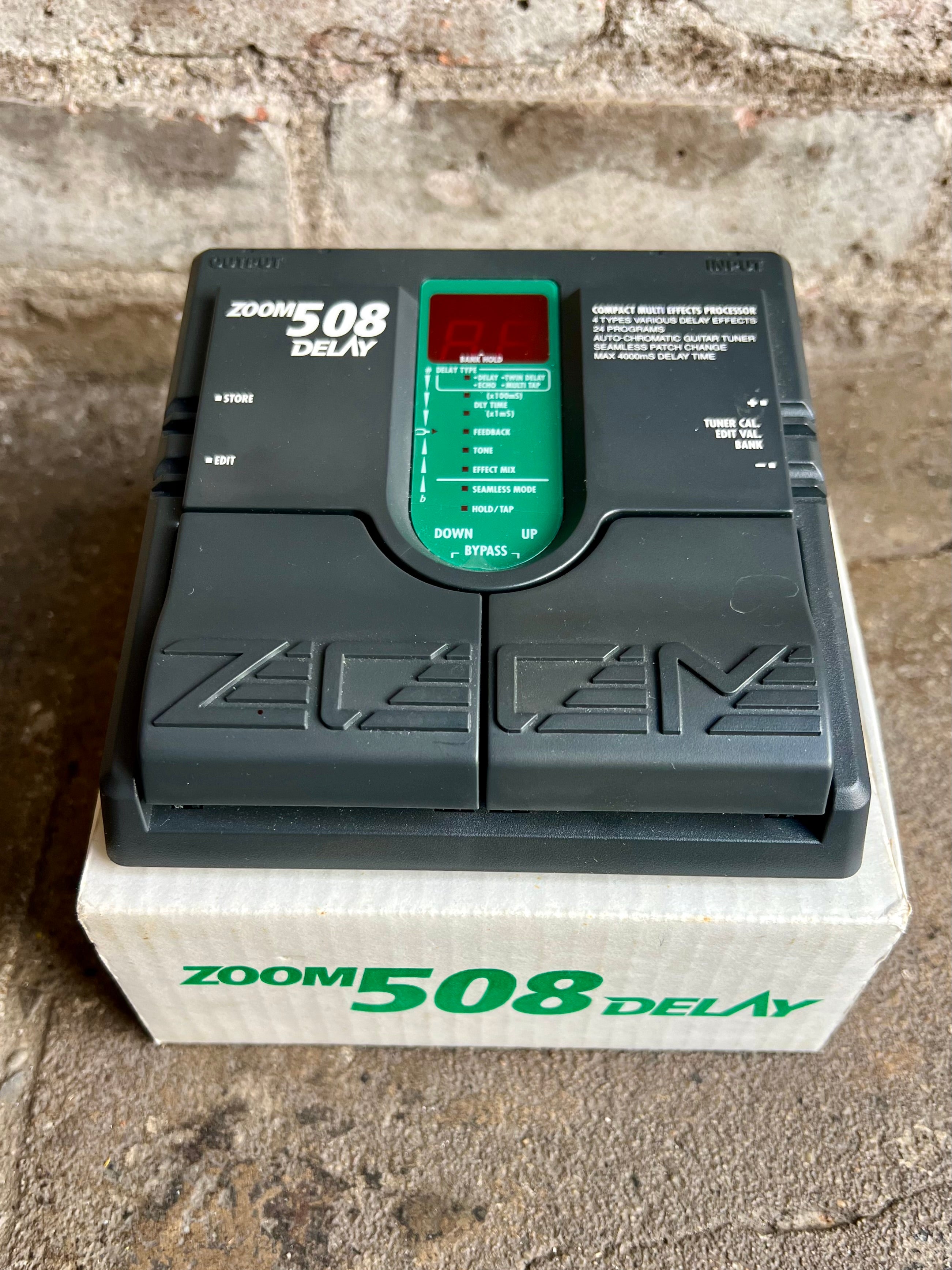 ZOOM　508　DELAY ZOOM 508 Guitar Compact Multi-Series | Zoom