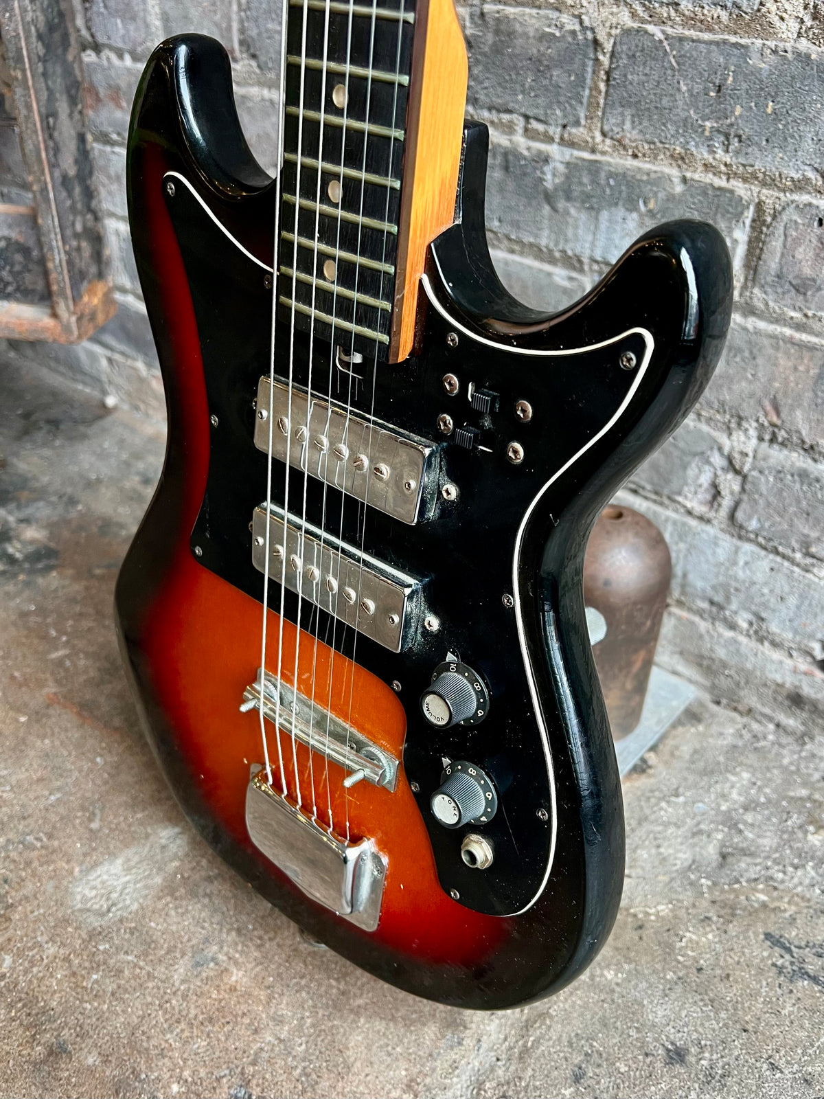 1970's Harmony H802