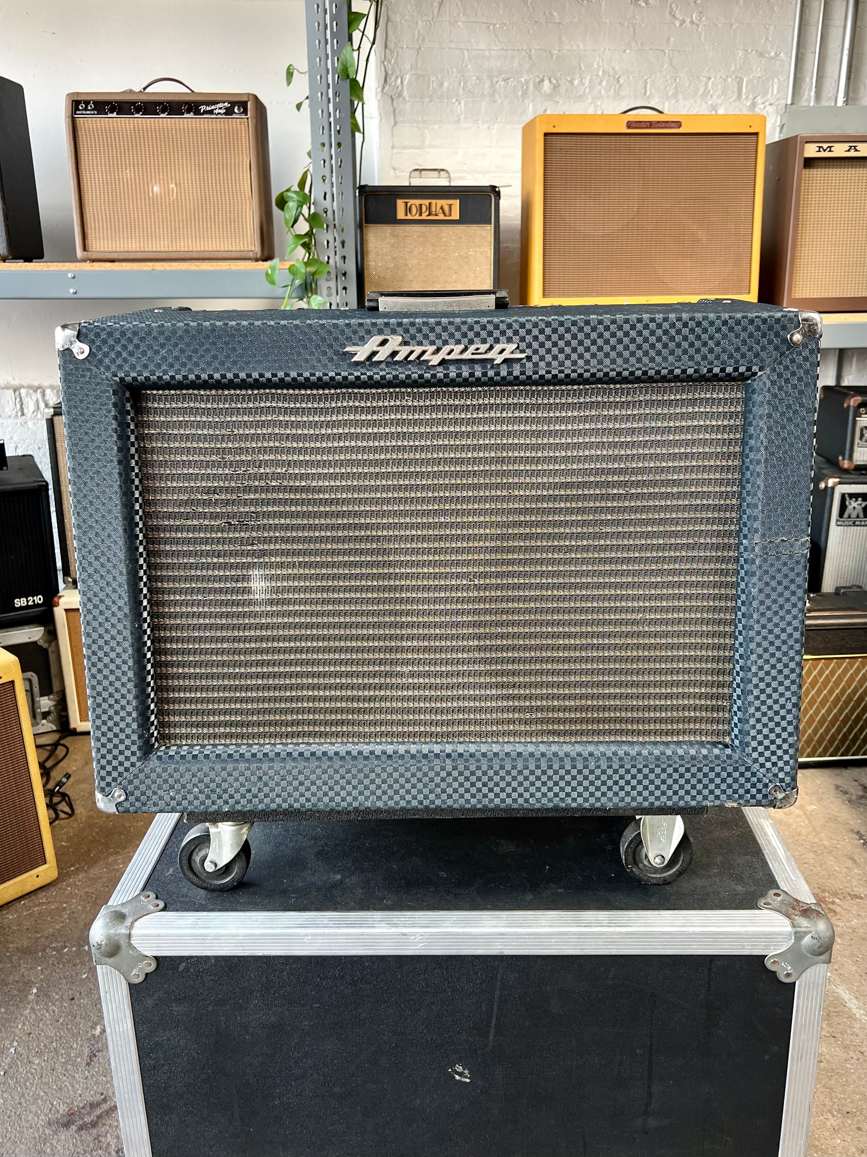 希少★Ampeg 1970's★little stad★専用ハードケース付き 関連製品 - Classicシリーズ - Ampeg Japan