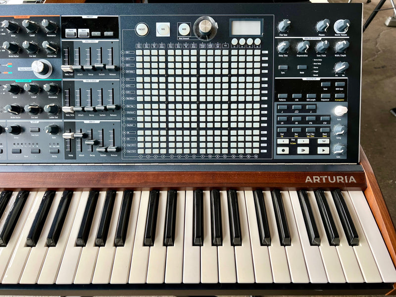 Arturia MatrixBrute 49-Key Synthesizer