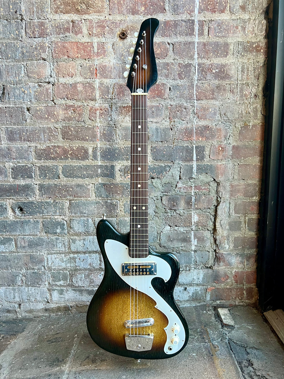TEISCO R-2 1960-70年代初期 音が出なくなった1960年代の日本製ビンテージギターを修復し綺麗
