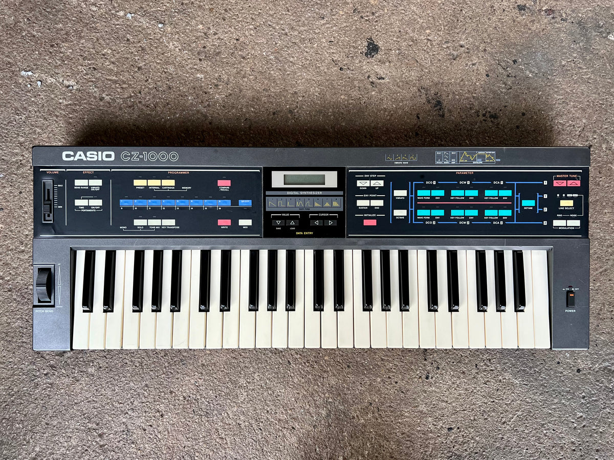 CASIO キーボードシンセサイザー CZ-1000 Casio CZ-1000 | The Cosmo Synthesizer. Everyone had one of